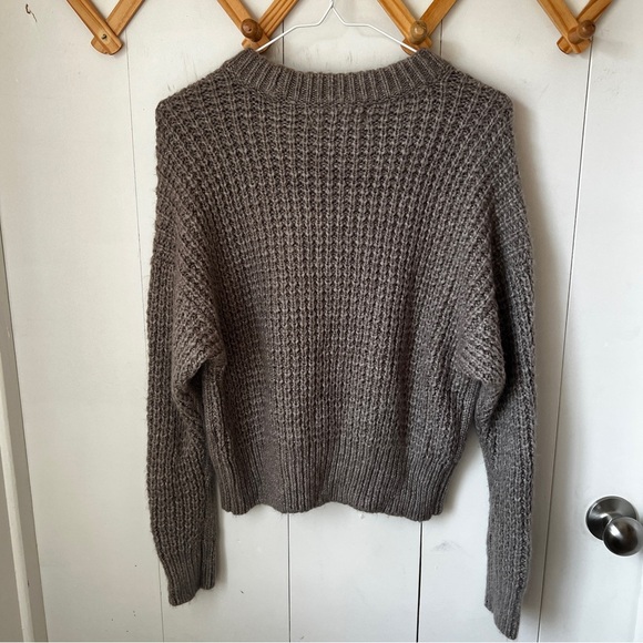 Abercrombie and Fitch Grey Sweater - Picture 2 of 4